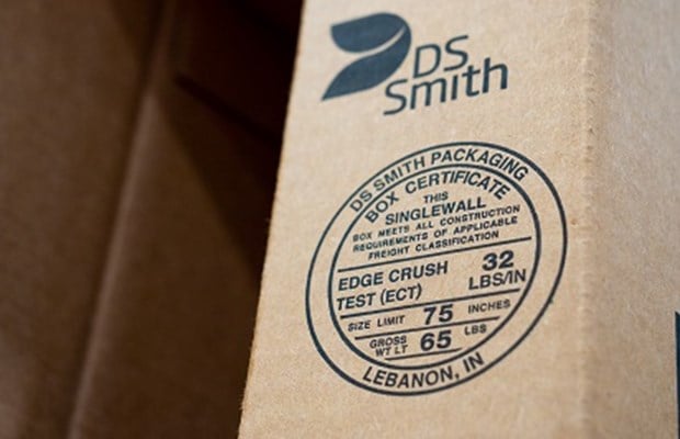 Boîte en carton noir pour envois et cadeaux l DS Smith ePack